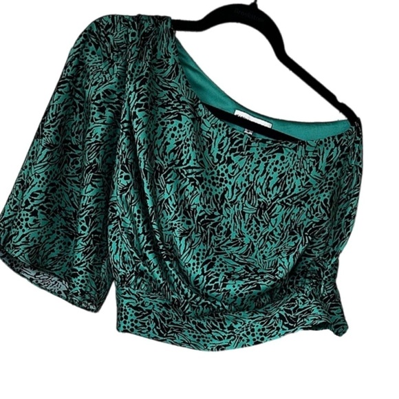 Karina Grimaldi one shoulder bluse. - Picture 1 of 9